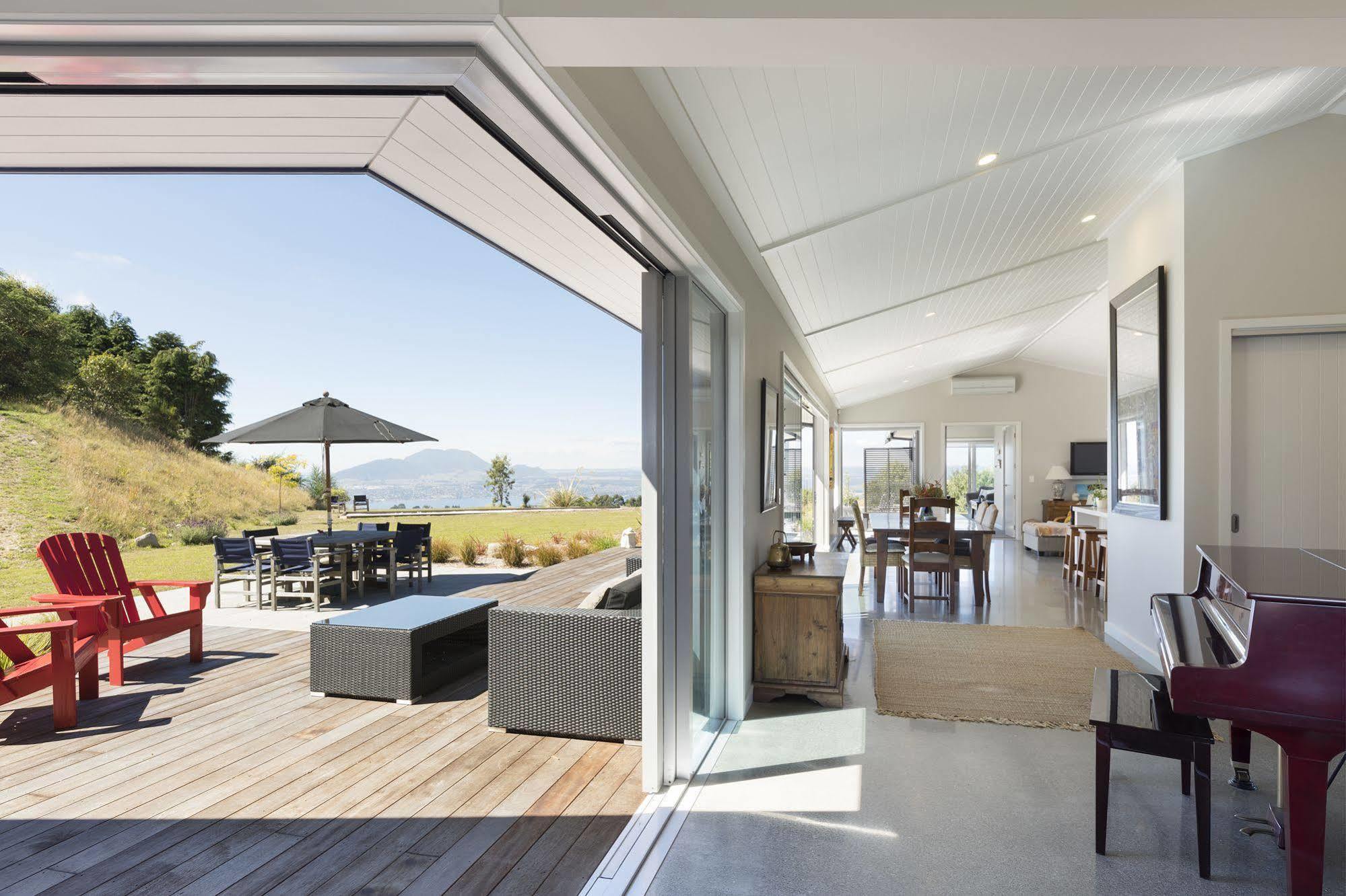 The Lakeview House Taupo Exterior photo