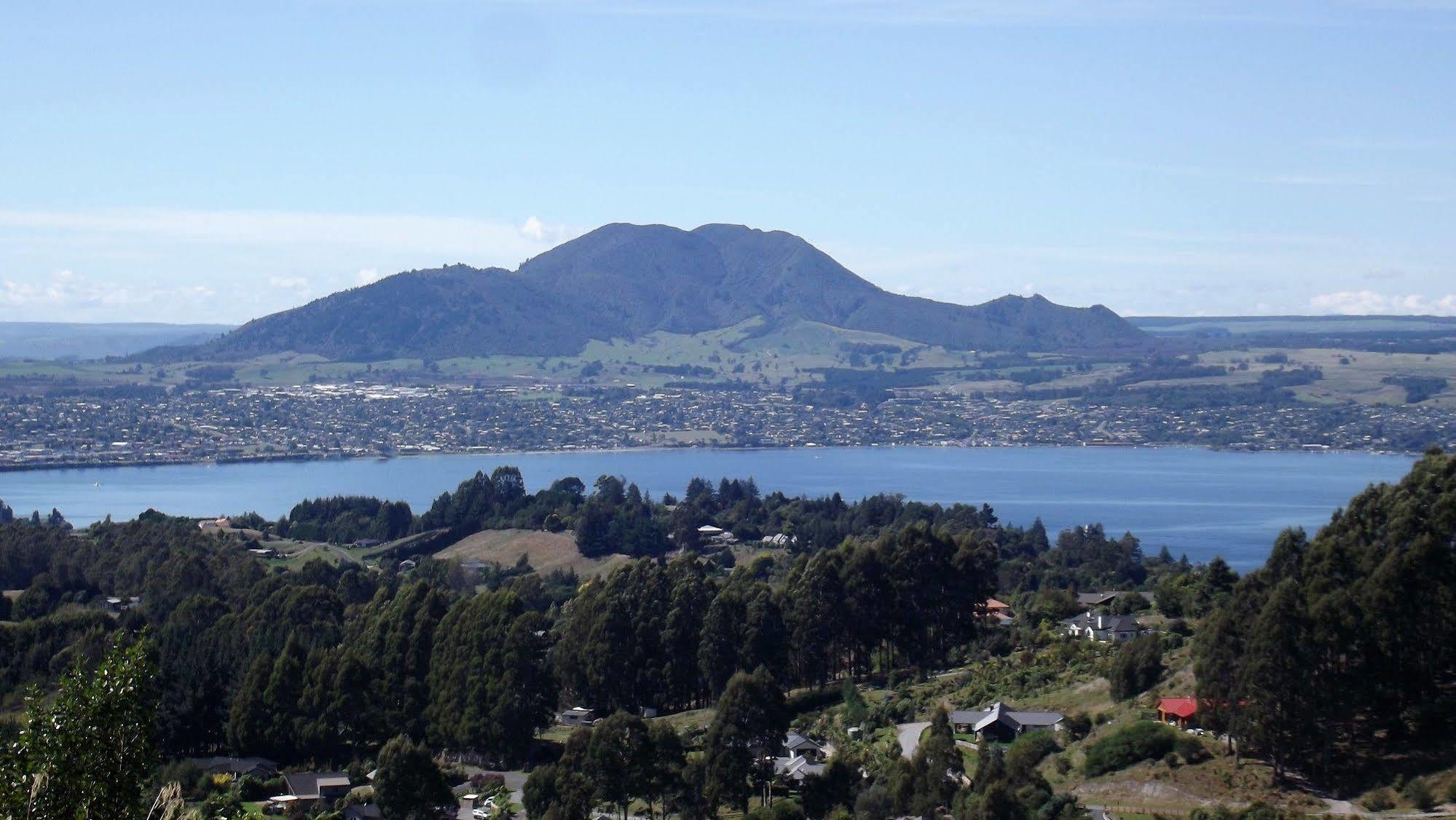 The Lakeview House Taupo Exterior photo
